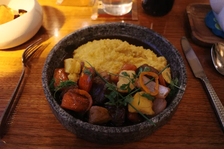 先生點了招牌烤牛肉