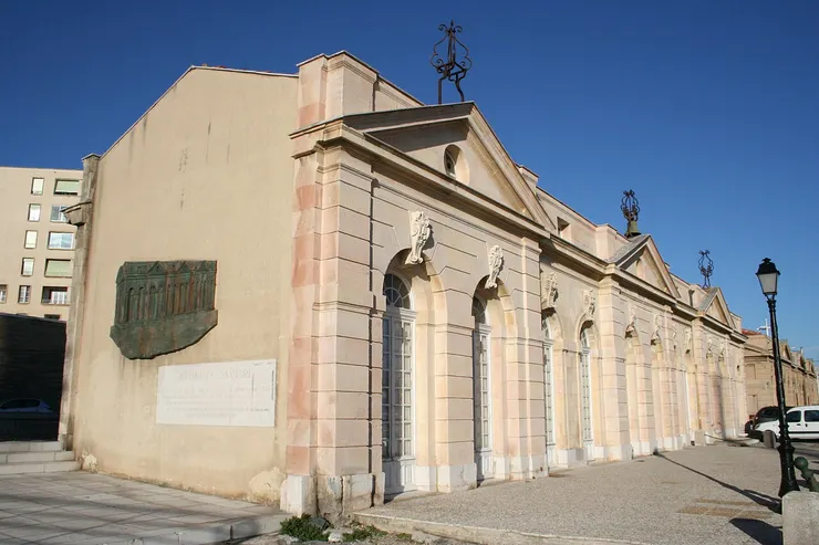 位於舊港的衛生局，建於1719 年。