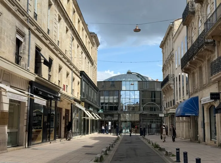 造型新頴的購物商場