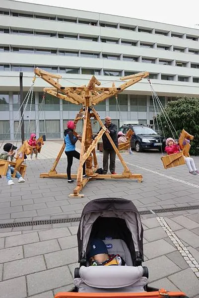 拍攝時寶貝還未滿一歲,只能在推車內睡覺