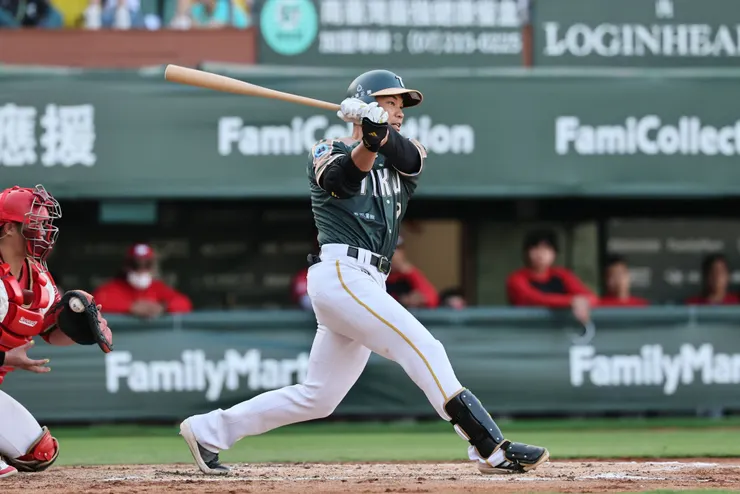 王柏融是陣中的起爆劑。(翻攝自台鋼雄鷹臉書)