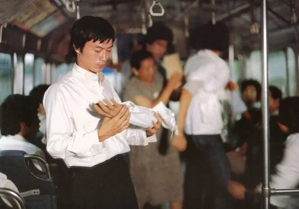 ▲ 被誤會是色狼的李國修，意外捉到扒手現行犯