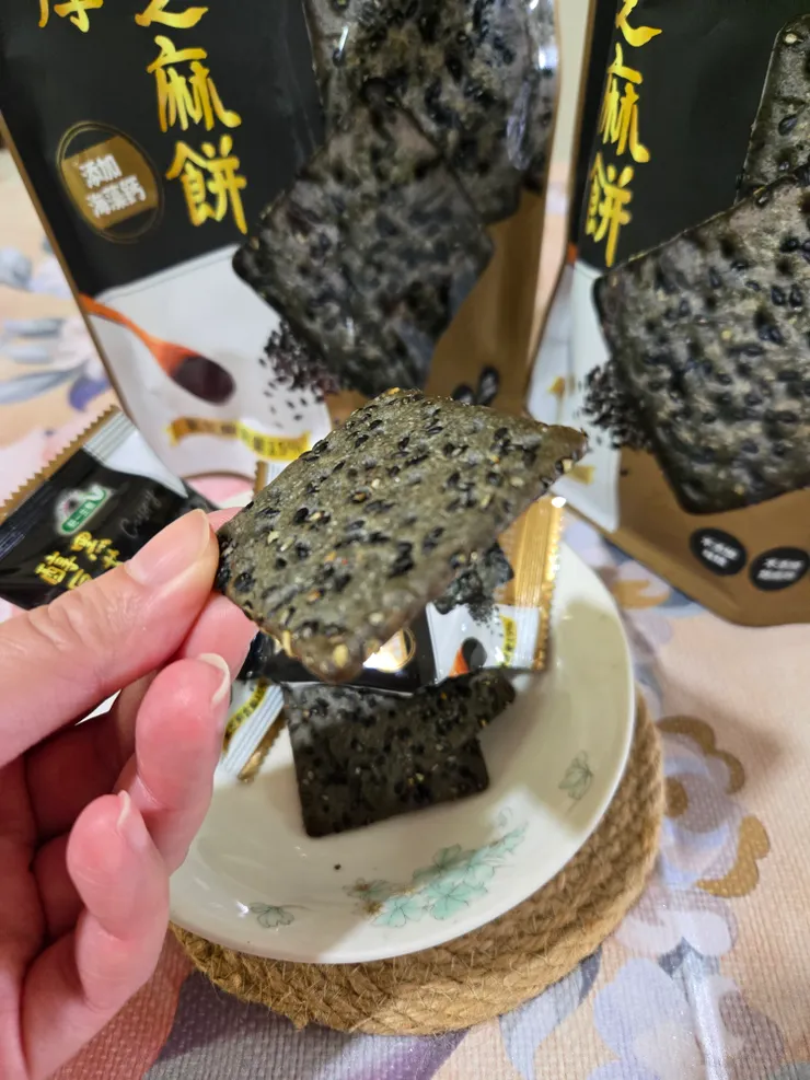 餅乾滿滿的芝麻大小剛好