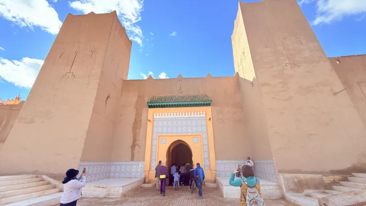 參觀柏柏爾人社區，也是古堡建築。