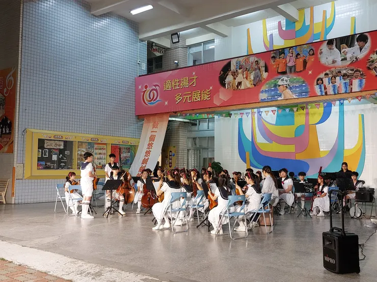 鹽埕國小音樂班，重新演繹拍謝少年〈踅神夢〉，展現最熱血的搖滾魂