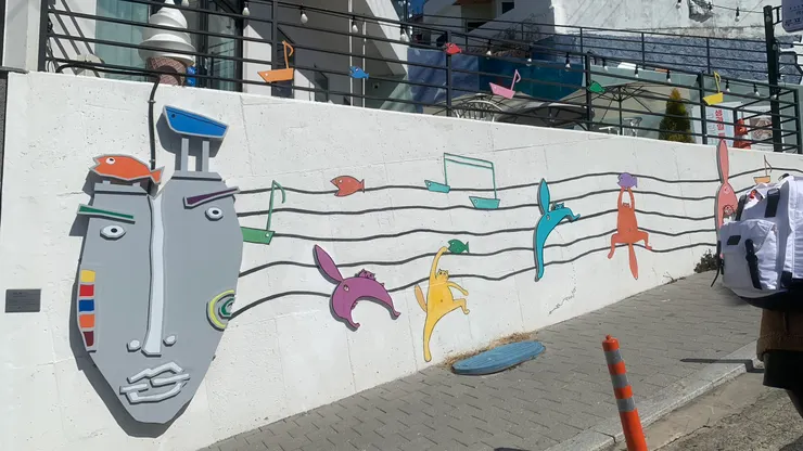 看到這個裝置藝術，似乎宣告我們在此走跳，要跟貓一樣上上下下。