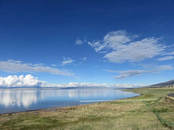 沒甚麼「崇高」的感覺，只是青海湖的確很漂亮。