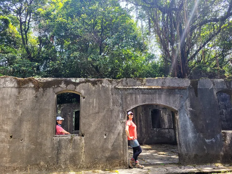 ▲9:50抵達大武崙砲台(為國家二級古蹟，與基隆港東側槓子寮砲台互為犄角，捍衛基隆港。)