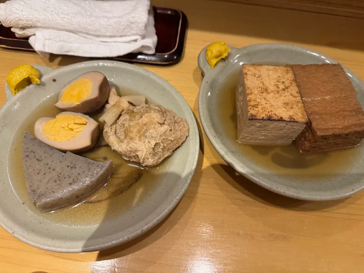 點了一個雞蛋、魔芋、福袋、油豆腐和燒豆腐，外加一杯烏龍茶