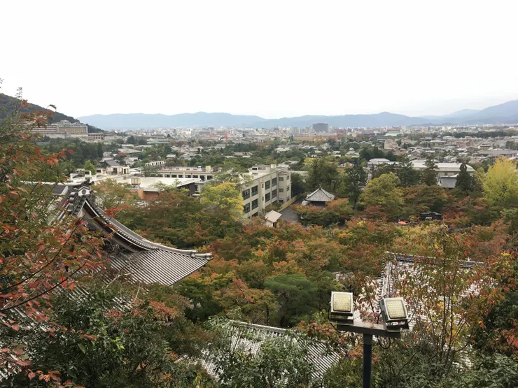 從多寶搭能俯瞰京都市內的景色（作者拍攝）
