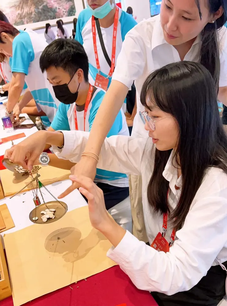 秤中藥還是第一次體驗，好好玩!