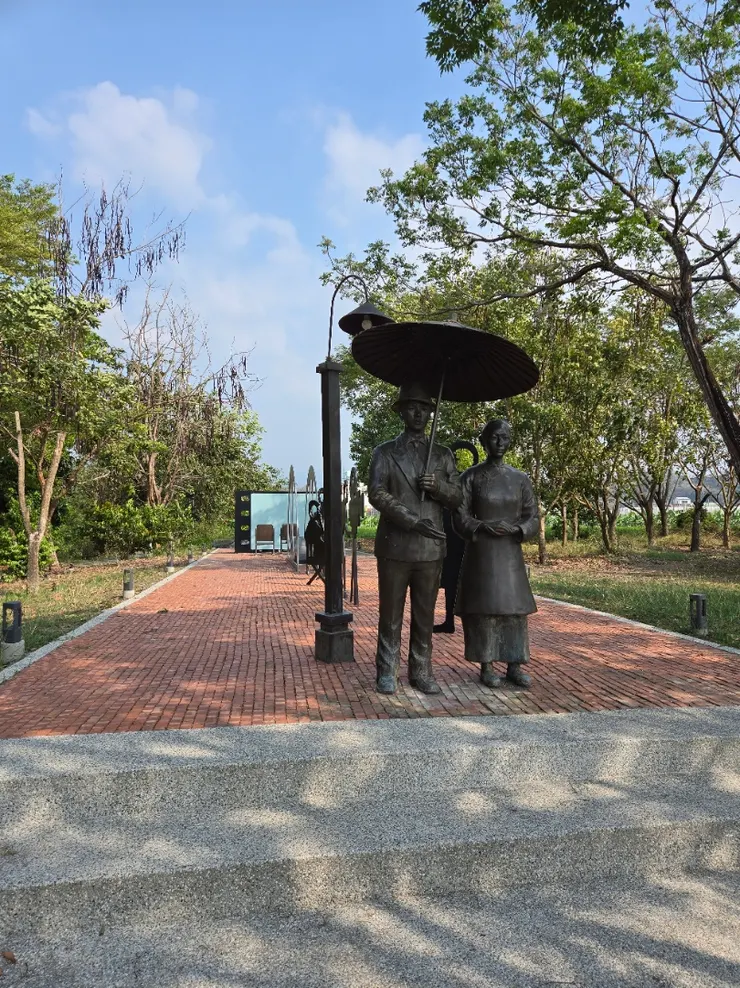 一旁的裝置藝術