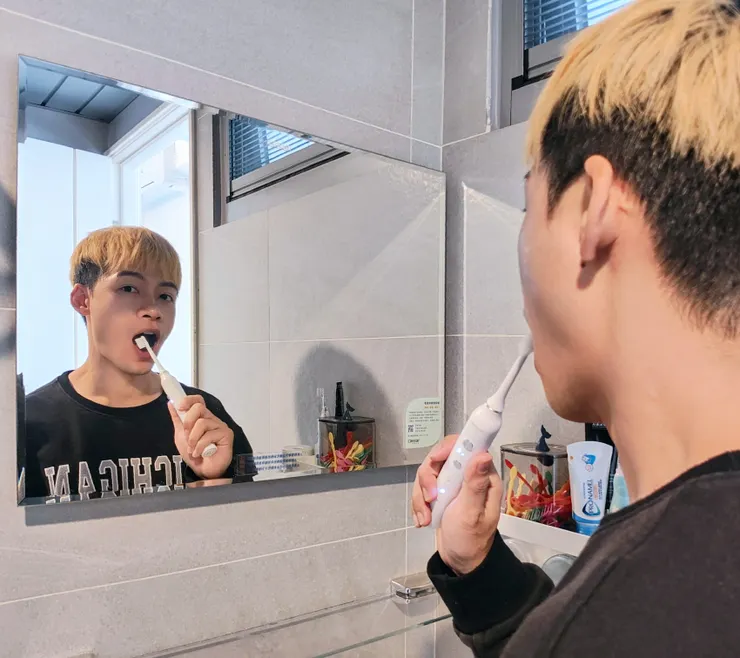 橙色雲聲波電動牙刷 T8