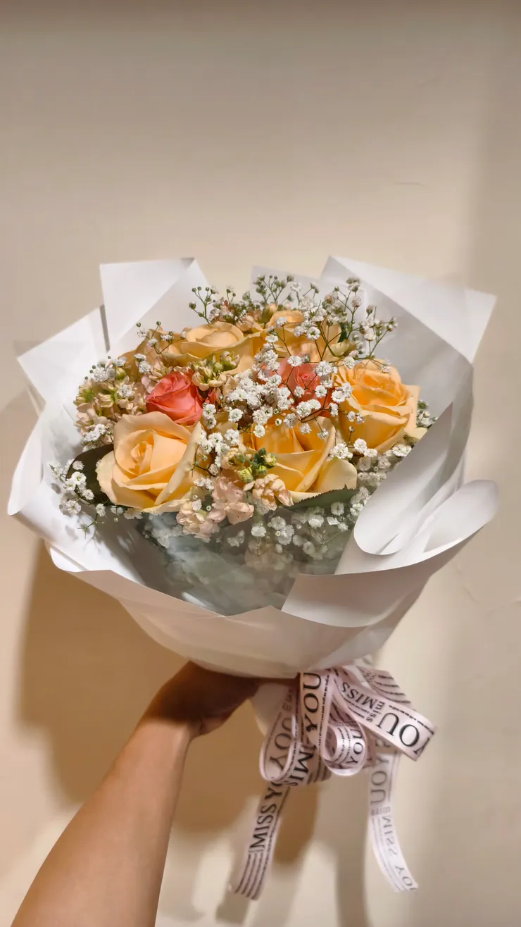 親手挑了花、包裝和緞帶的顏色，收到好開心