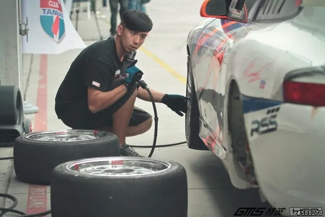 Hank賽車日記2 – 與GMS特波車隊征戰大鵬灣