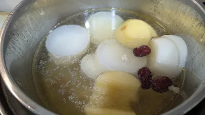 果香紅棗雞絲米粉湯