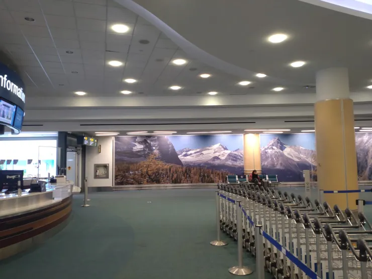 可能這張圖只是要呈現在機場裡的一切,確實,有點忘記我為什麼要拍這個?