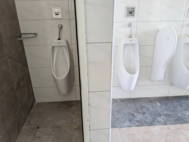 台南某國小新建廁所的小便斗有多種尺寸