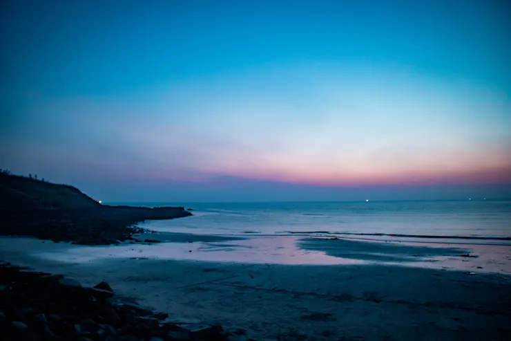 這張在澎湖的西嶼拍的,那天超美,我到現在都記得那個海岸。