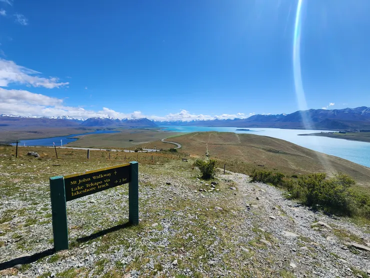 另一頭的下山路 / 步行兩小時的指示牌