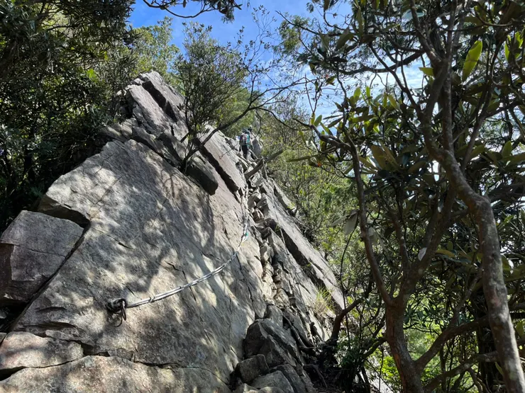 鳶嘴山攀繩路段