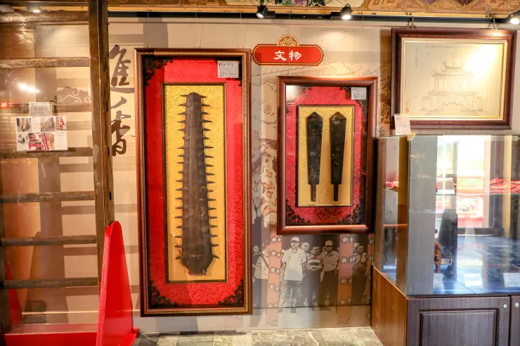 代天宮神明的法器與相關物件展示