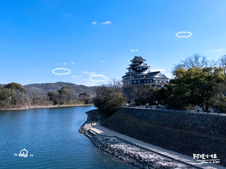 岡山城很美麗啊