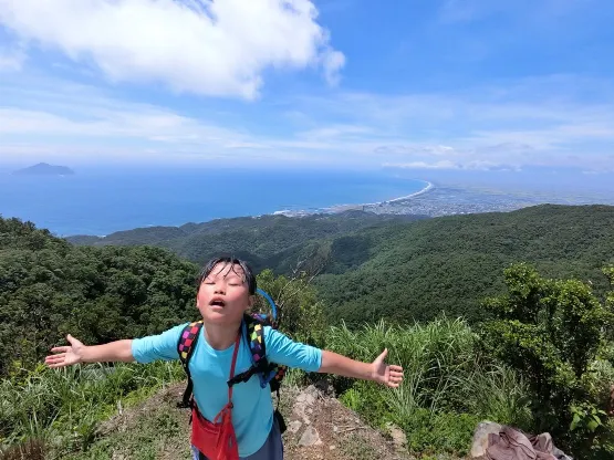 2018年 國小三年級的妹妹好小一隻🤣