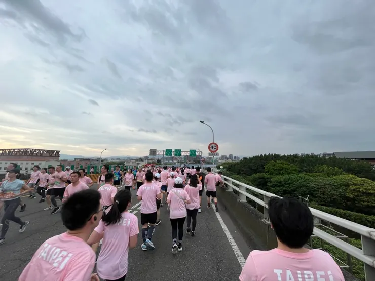 難得人力上高架，必須紀念🤣。