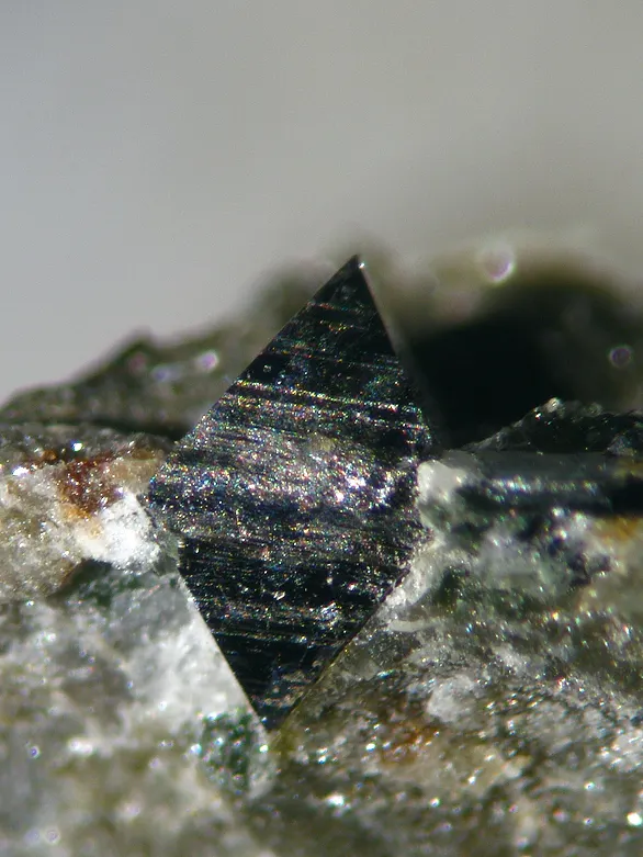 Pollone Mine的砷黃鐵礦