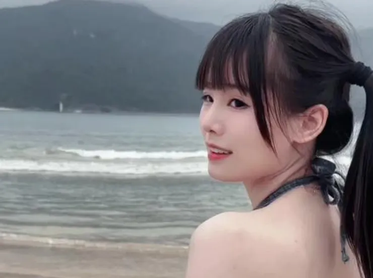 真的不是她，這個輪不到咱「英蛙救美」……