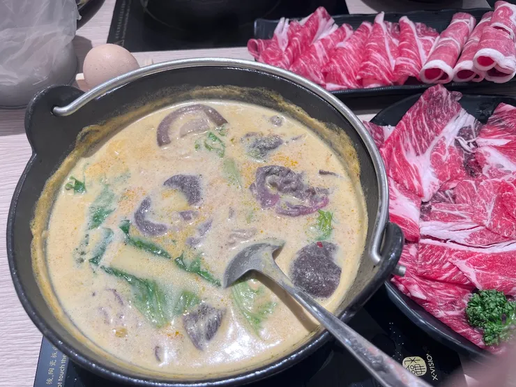 鮮牧霜降牛麻奶火鍋