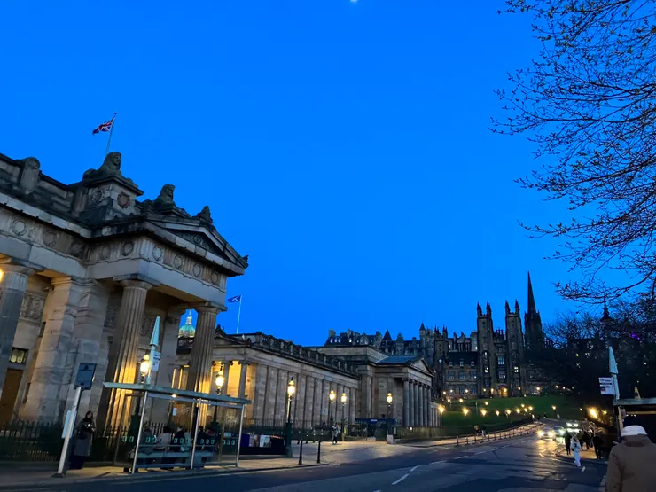 （無相關照片，拿上週去愛丁堡拍的照片湊合著用）