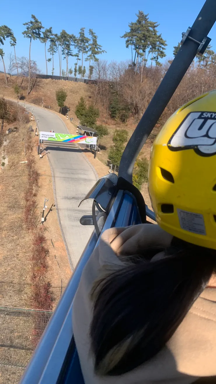 經過陡坡有種起飛的感覺。