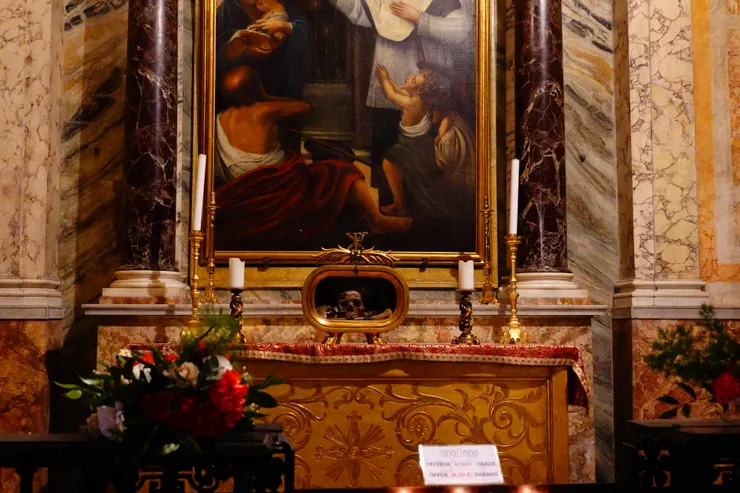 聖瓦倫丁的聖髑，就存放在希臘聖母堂。