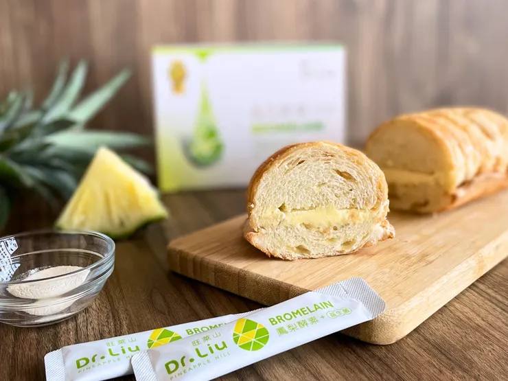 圖說:旺萊山攜手嘉義大學實現產學合作,以嘉大鮮乳為底、結合Dr.Liu劉醫師團隊鳳梨酵素與益生菌,打造兼具香醇口感與健康價值的微酵益菌麵包,成為新一代品牌明星烘焙商品。(資料來源:旺萊山)