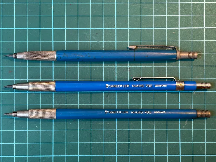 Staedtler施德樓鐵人工程筆與製圖筆。