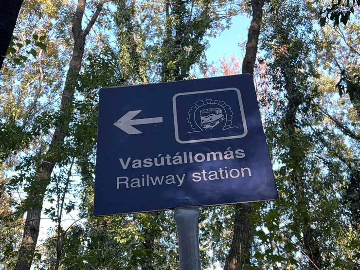 爬山到半路看到這牌子趕快開溜