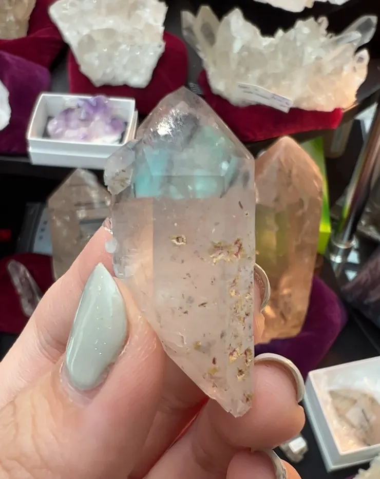 晶體完整度很高的南非Ajoite原礦