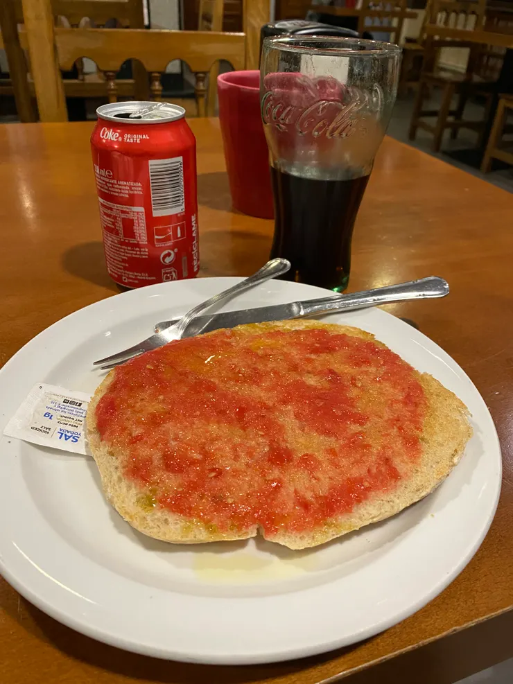 簡單又好吃的蕃茄橄欖油麵包