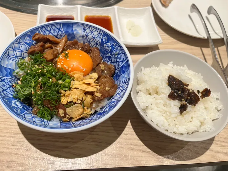 白飯與升級牛飯