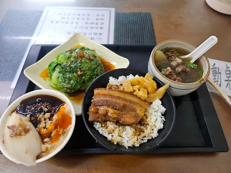 阿媽碗粿、控肉飯⋯（圖片截圖於網路）