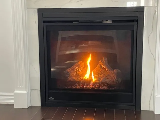 我喜歡看著壁爐裡熊熊火光，然後發個白日夢。