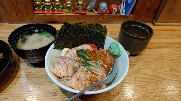 鮭魚親子丼
