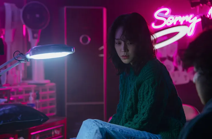 莎拉的真偽人生 | 評價 7.6/10  | awwrated