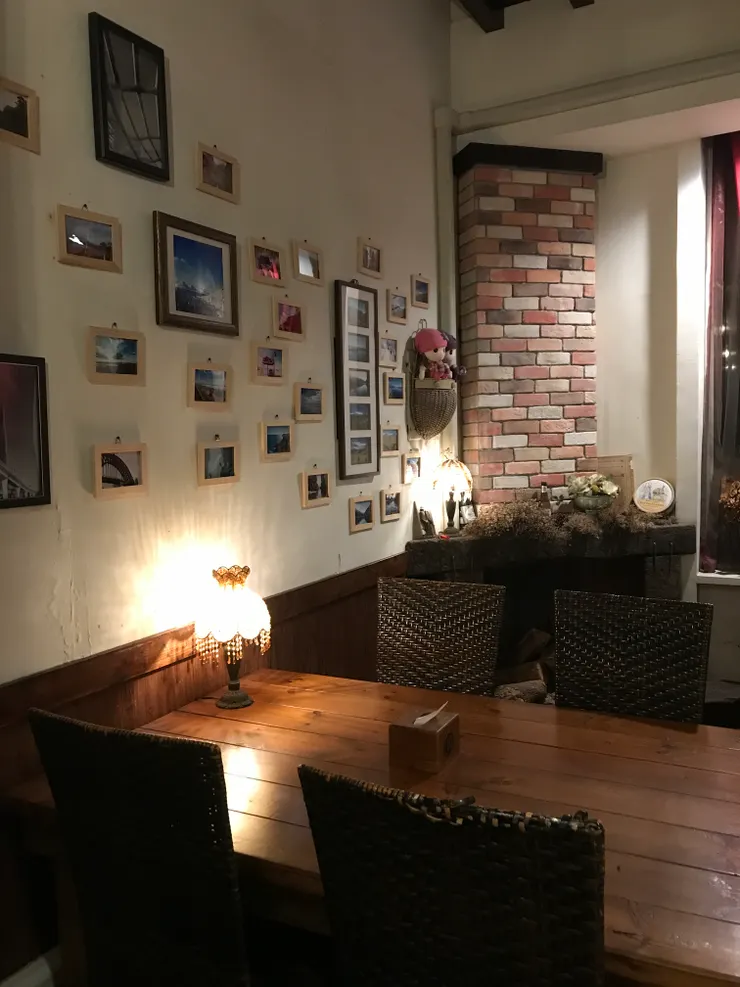 埔里小鎮很有氣氛的一樓飲食區