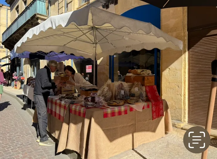 溝通不良的時候，手機拿出來，這個老闆給了最好的示範