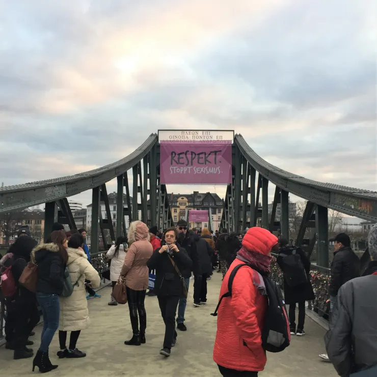 新哥特式風格的鐵橋