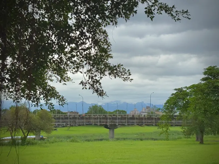 從左岸堤防望向慶和橋