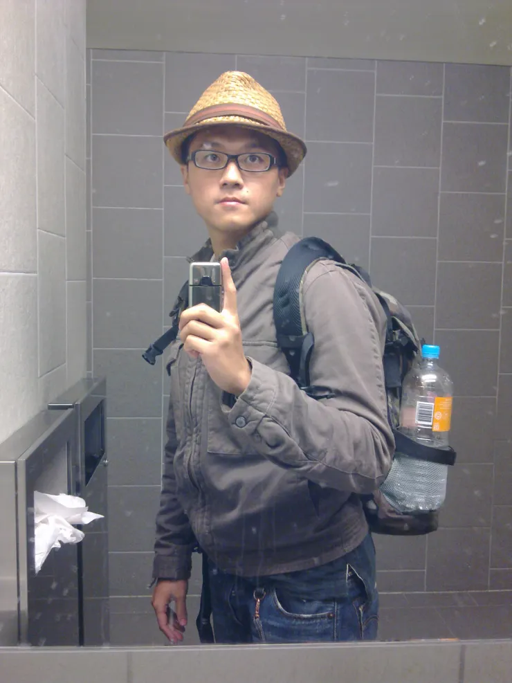 找不到飲水機,只好花錢買水,結果最珍貴的不是水,是那個可以重複使用的瓶子。